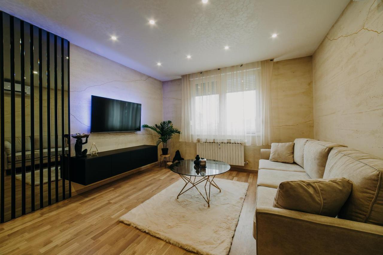 Apartman Stari Toranj II Apartment Vukovar Luaran gambar