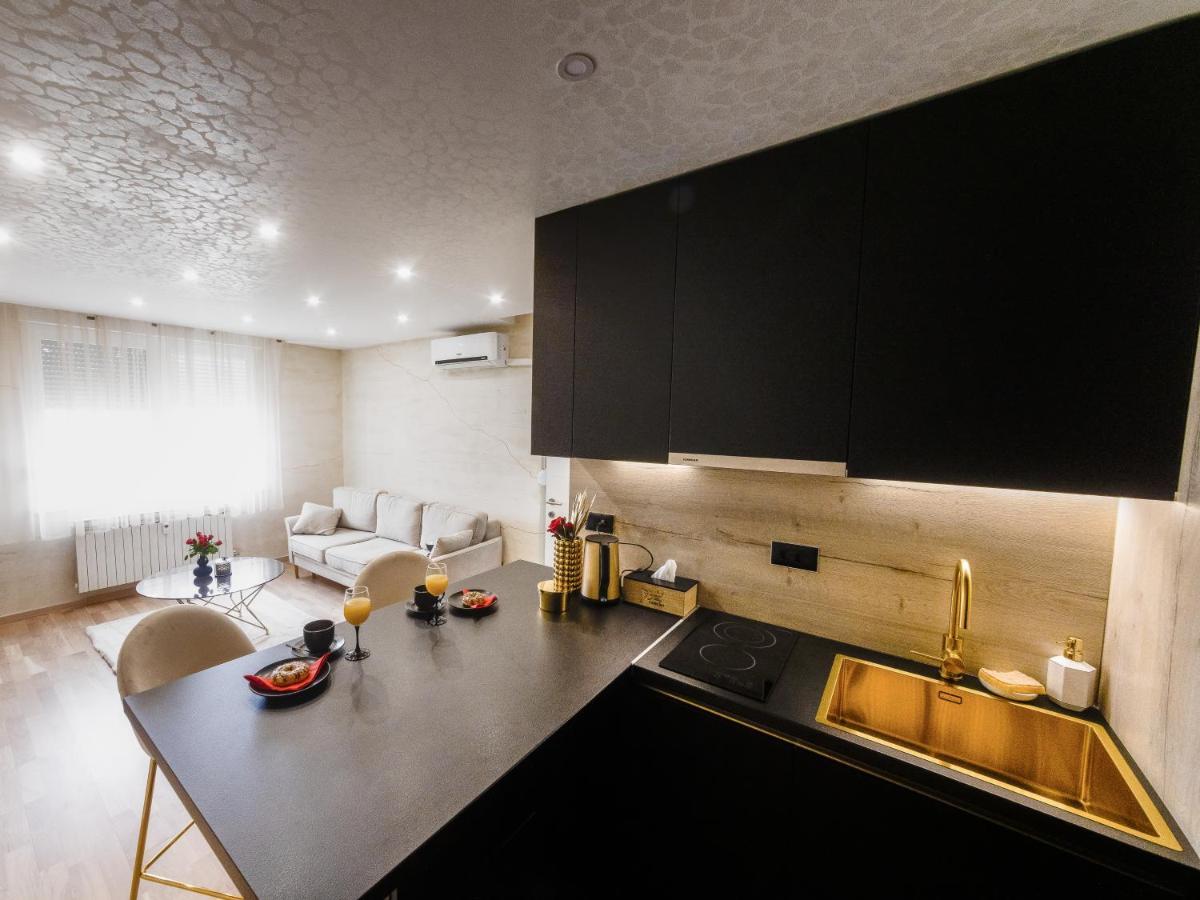 Apartman Stari Toranj II Apartment Vukovar Luaran gambar